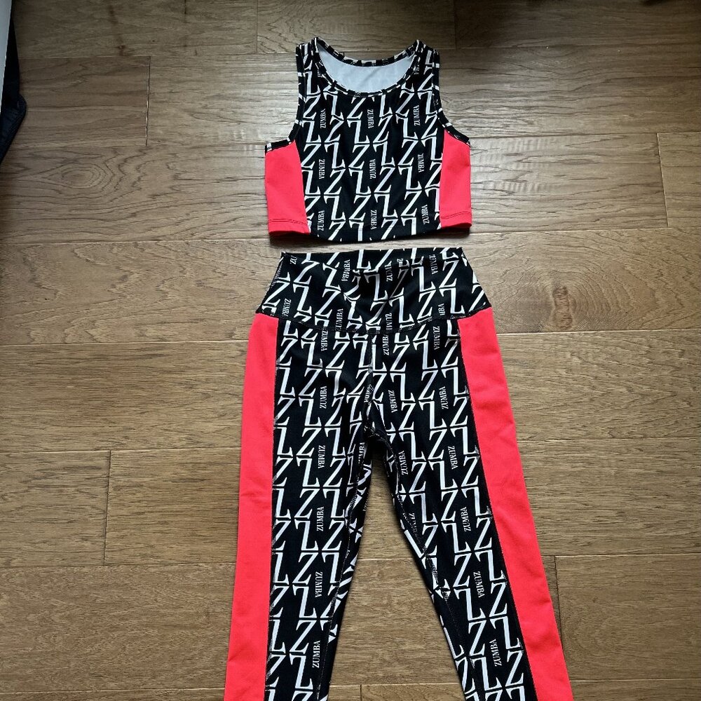 Zumba Capri Leggings and matching cropped tank, Size Small